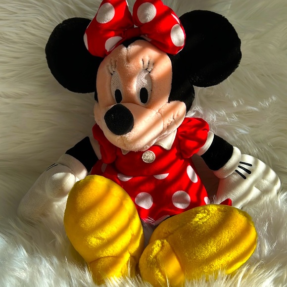 Disney Other - Disney’s Minnie Mouse plush 18”